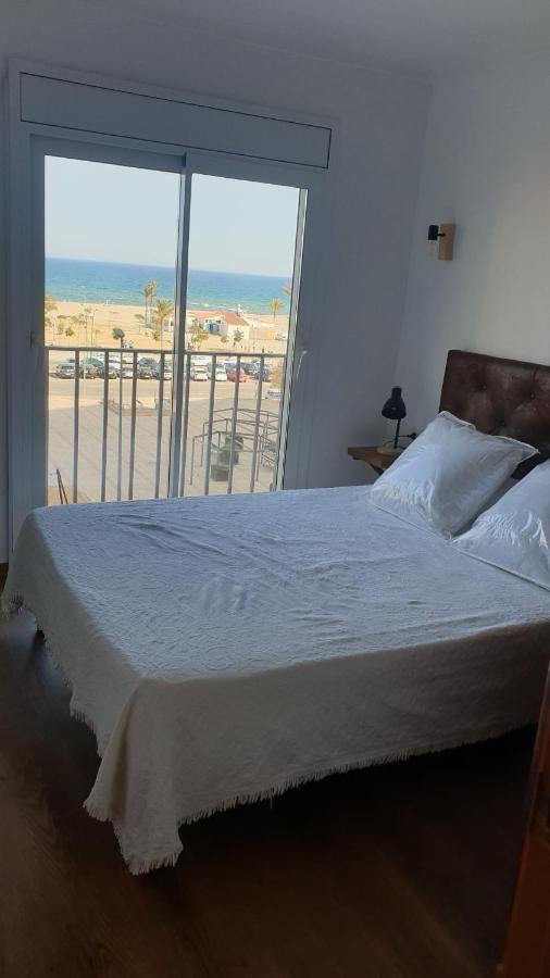 Les Vagues Au Balcon Apartment Емпуриабрава Екстериор снимка