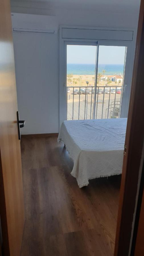 Les Vagues Au Balcon Apartment Емпуриабрава Екстериор снимка