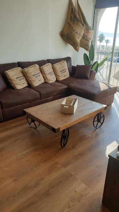 Les Vagues Au Balcon Apartment Емпуриабрава Екстериор снимка